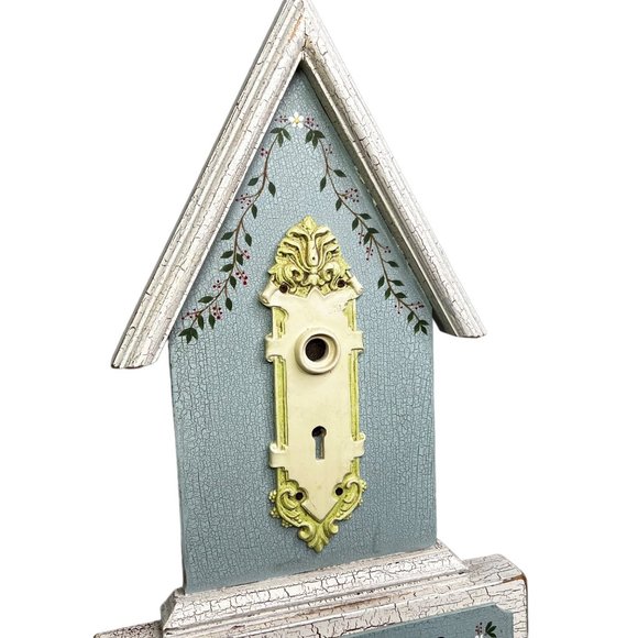 Wooden Birdhouse Welcome Sign Plaque Vintage Keyhole Lock Plate Shabby Blue - Picture 2 of 6